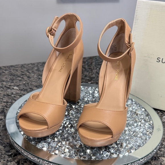 Sun + Stone Reeta nude Women's Beige Ankle Strap platform chunky Heels NEW 9.5 - Picture 4 of 14